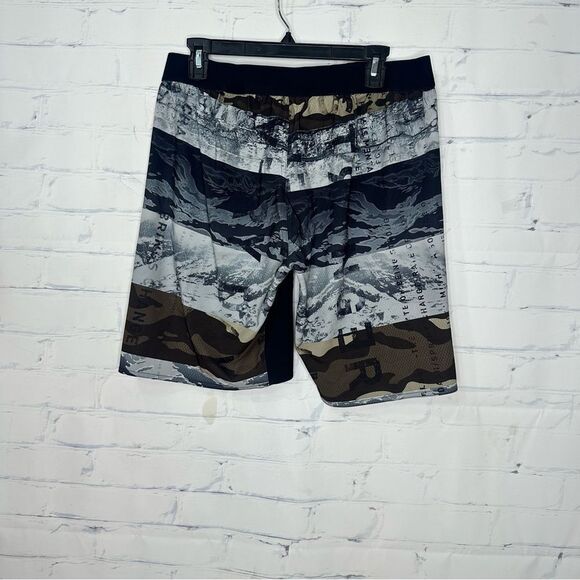 Reebok medium men’s shorts - Picture 3 of 6